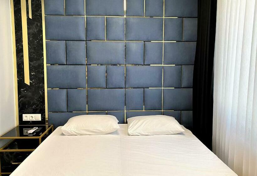 اتاق استاندارد, Orange Airport