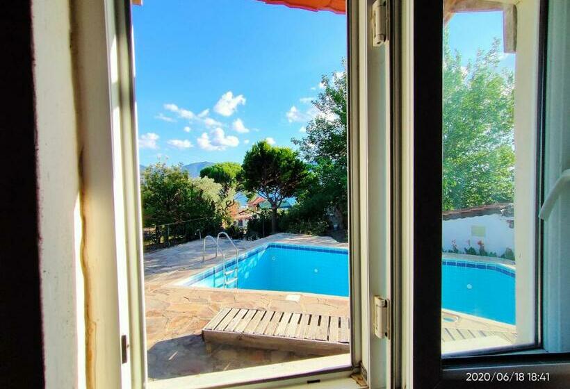 חדר אקונומי, Selenes Pansiyon