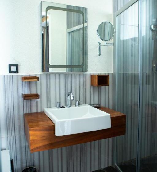 Трехместный Номер Deluxe, The Abc