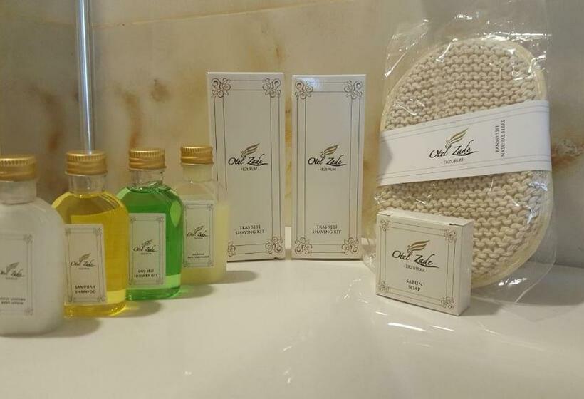 غرفة ديلوكس, Zade