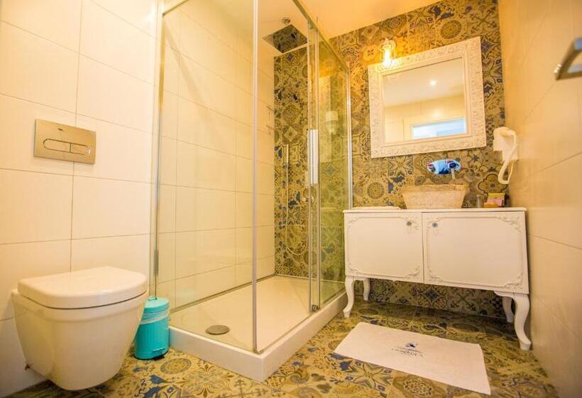 Трехместный Номер Deluxe, Limnades Hotel İznik
