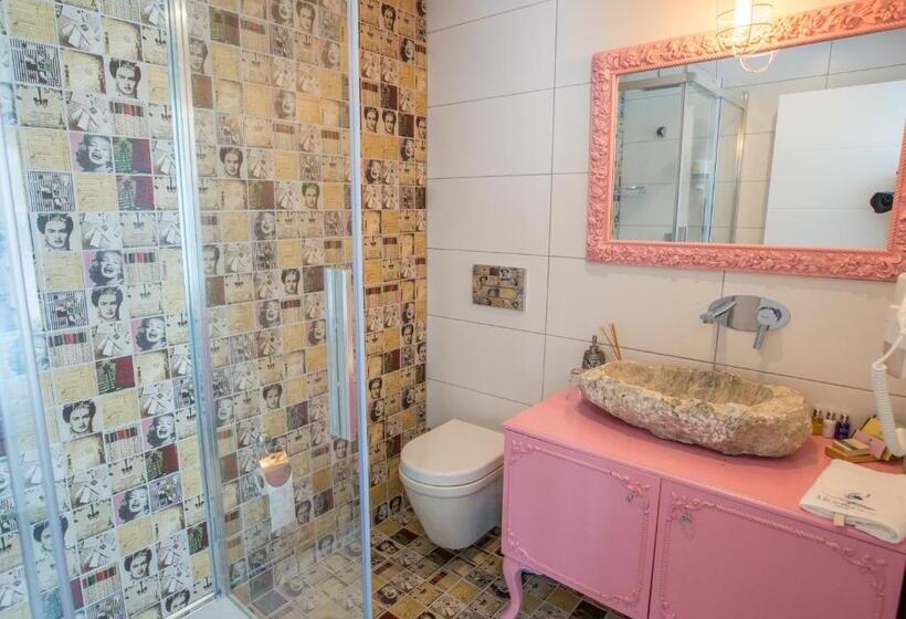 带大床的套房, Limnades Hotel İznik