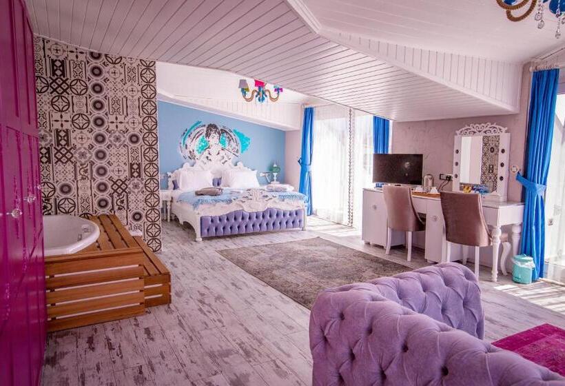 מיטת קינג בסוויטה, Limnades Hotel İznik