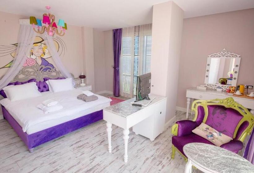 带河湖景观的轻年套房, Limnades Hotel İznik