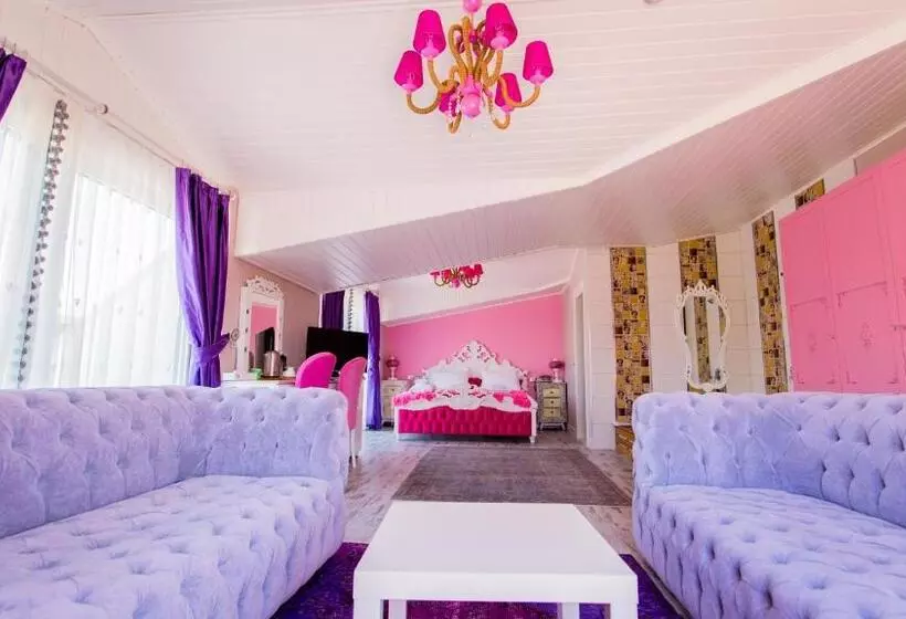 キングサイズベッドのスイートルーム, Limnades Hotel İznik
