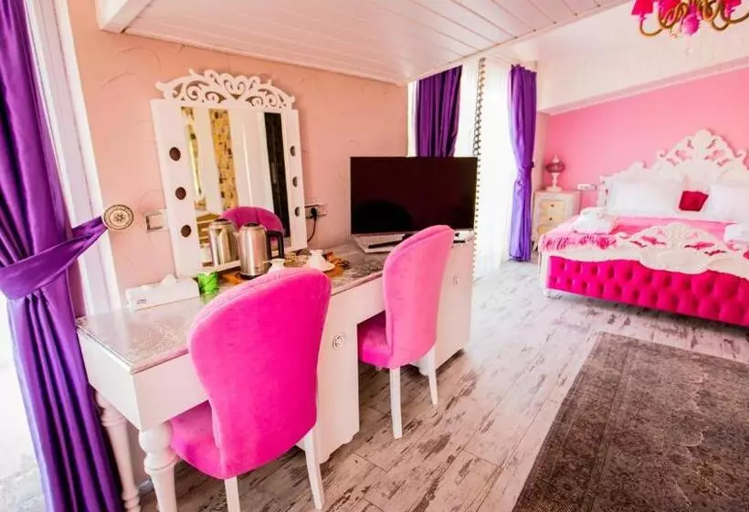キングサイズベッドのスイートルーム, Limnades Hotel İznik