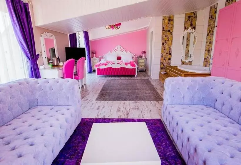 キングサイズベッドのスイートルーム, Limnades Hotel İznik