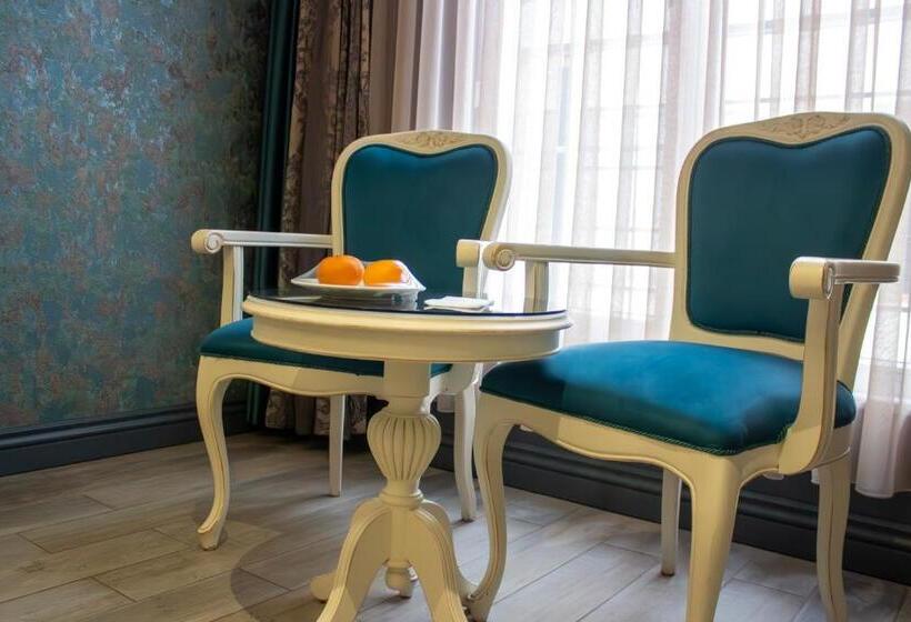 غرفة قياسية, Zade