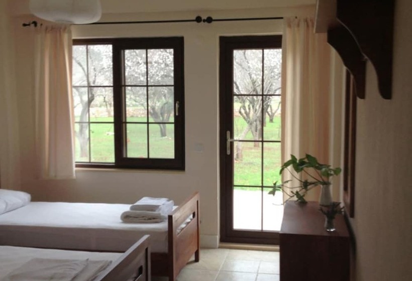 Habitació Triple Estàndard, Narnia