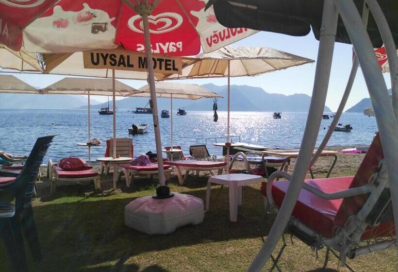 Standard Quadruple Room Sea View, Uysal Motel Beach
