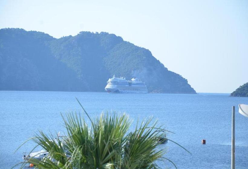Standard Triple Room Sea View, Uysal Motel Beach