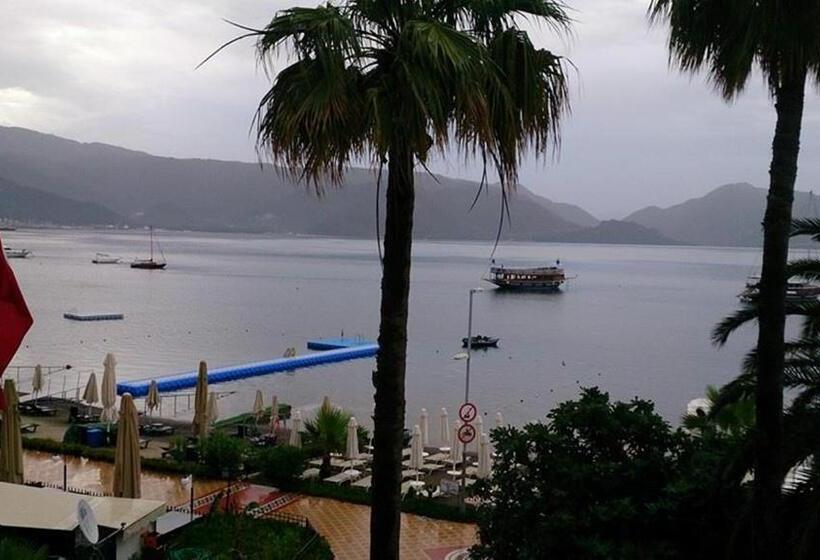 Standard Triple Room Sea View, Uysal Motel Beach