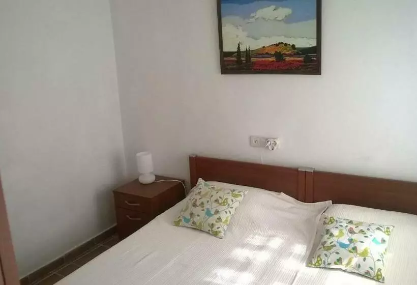 Standard Triple Room, Villa Mercan