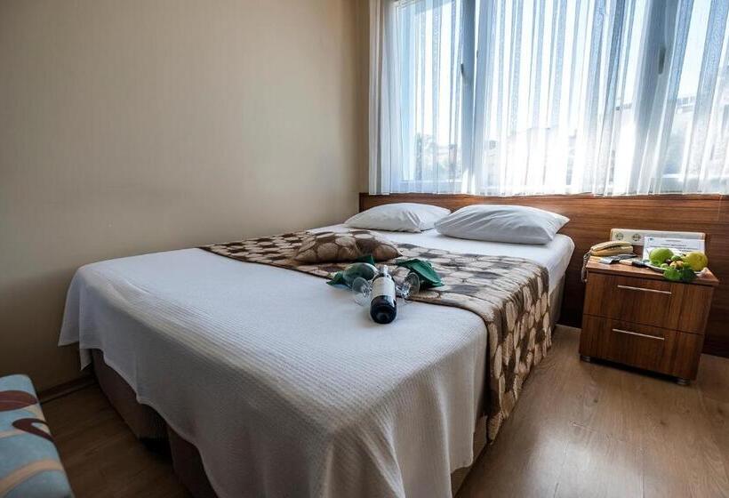 Quarto Economy, Villa Vongole
