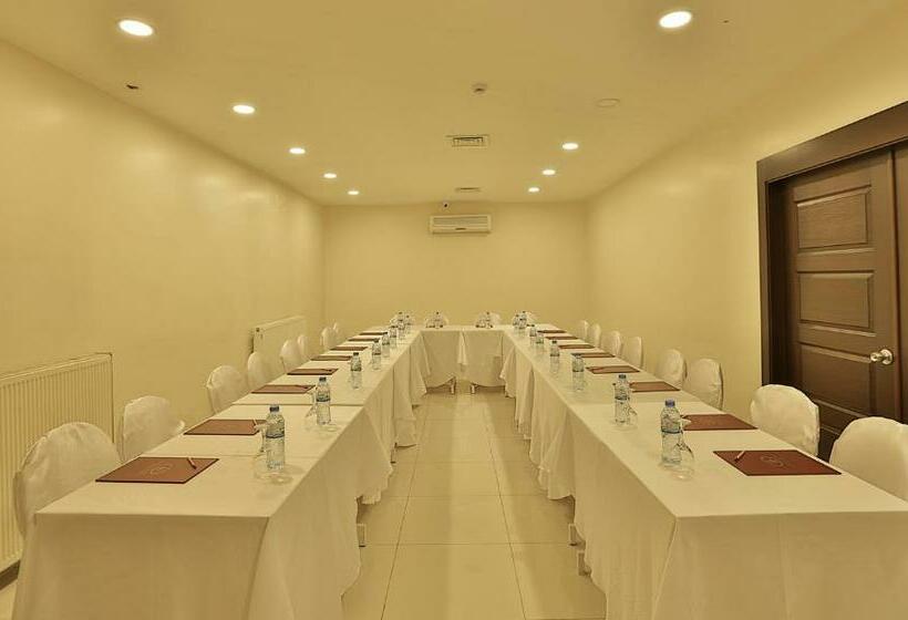 اتاق استاندارد سه نفره, Gaziantep Garni