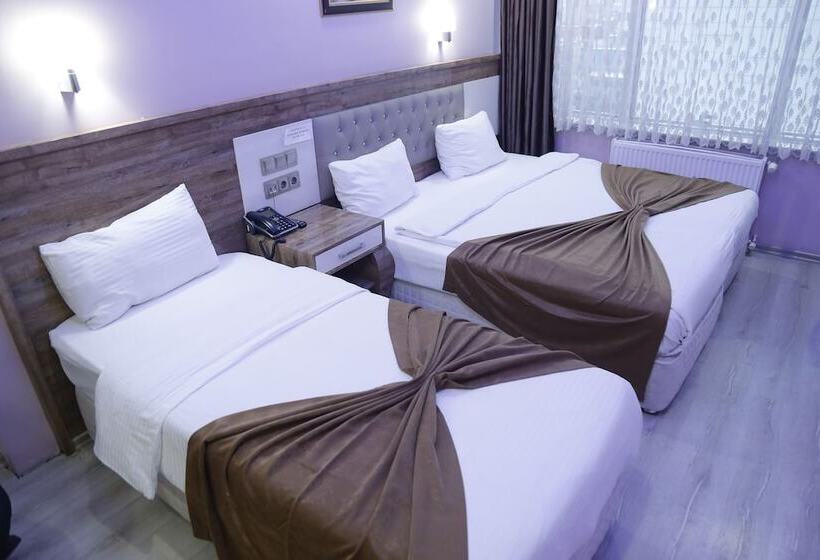 标准三人间, Grand Zara