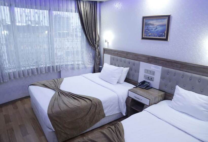 标准三人间, Grand Zara