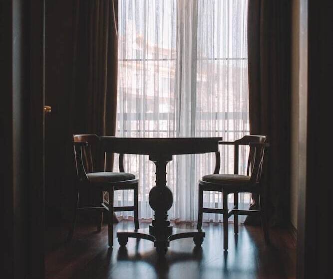 패밀리 룸, Ida Tas Konak