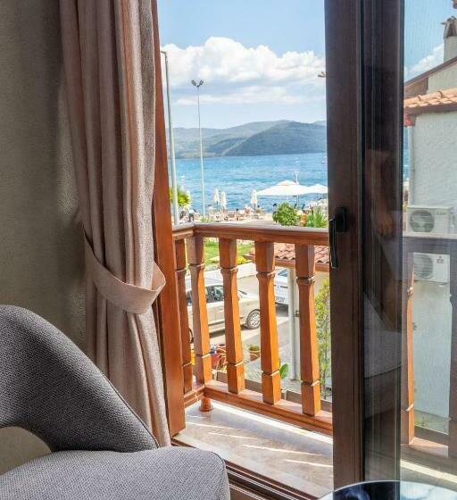 جناح جونيور, İskelem Otel