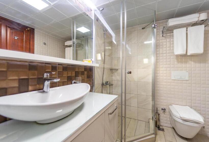 غرفة قياسية ثلاثية, İskelem Otel