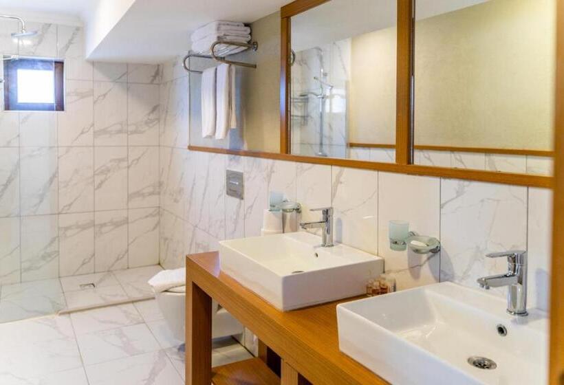 جناح سرير كينج, İskelem Otel