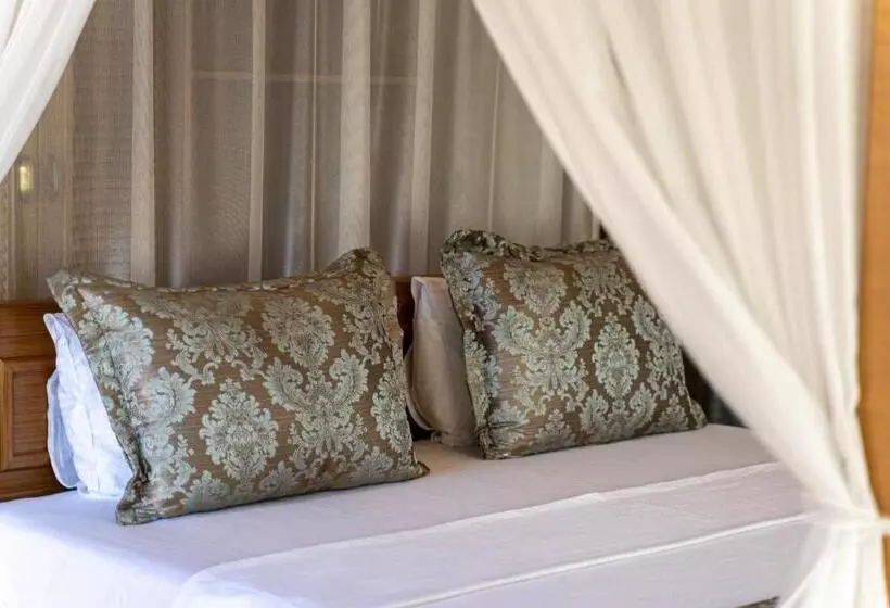 سوئیت با تخت بزرگ, İskelem Otel