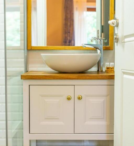 شقة غرفتين, İskelem Otel