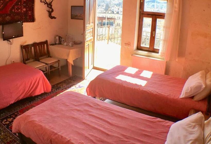 غرفة ديلوكس ثلاثية, Kemal's Guest House