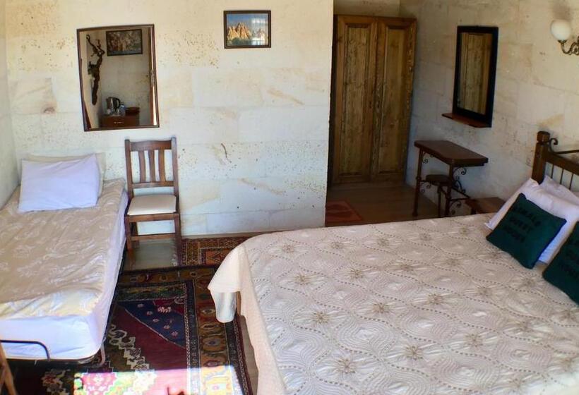 غرفة ديلوكس ثلاثية, Kemal's Guest House