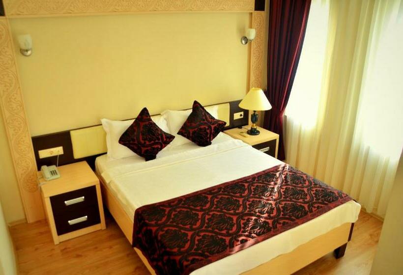 חדר סטנדרט לשלושה, Rumana