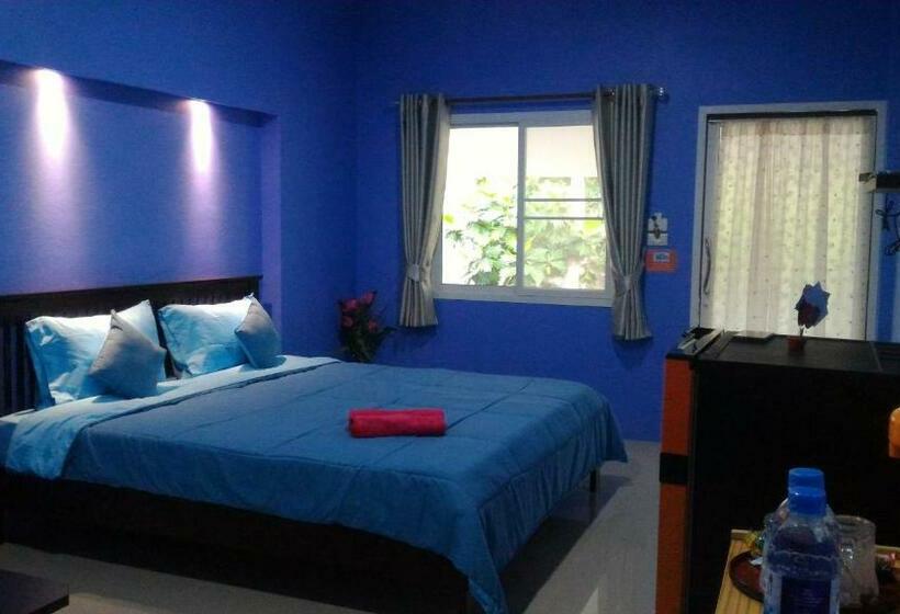 キングサイズベッドのスーペリアルーム, Baan Benjathip