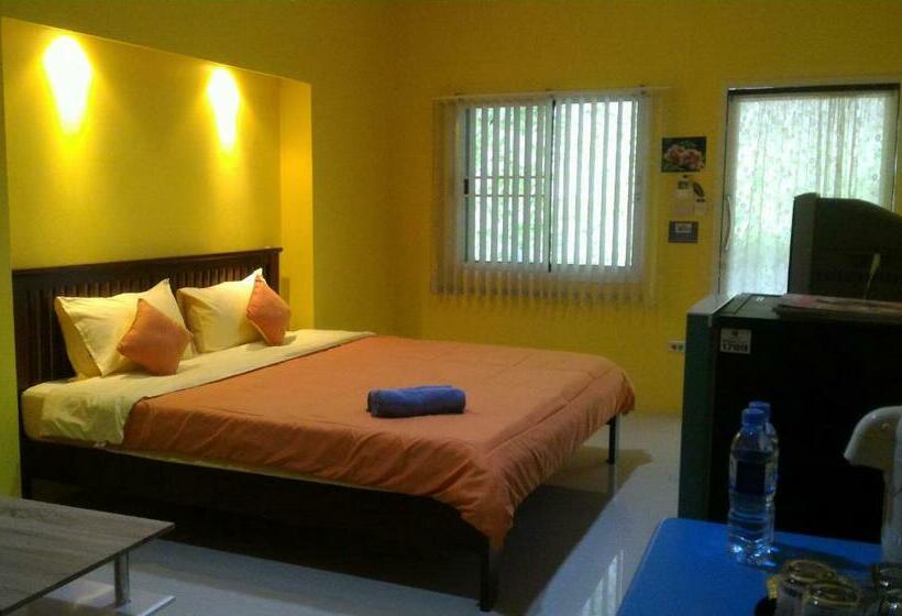 キングサイズベッドのスーペリアルーム, Baan Benjathip