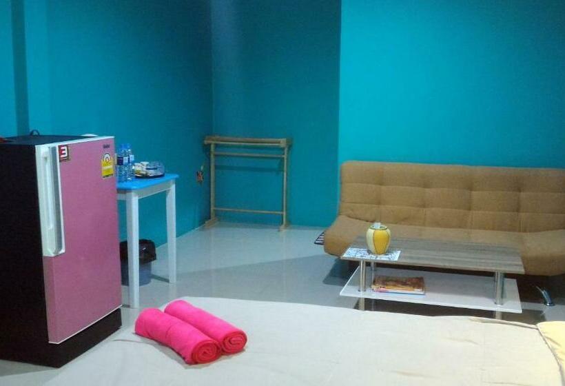 キングサイズベッドのスーペリアルーム, Baan Benjathip