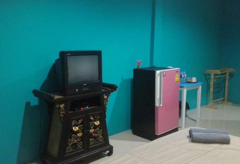 キングサイズベッドのスーペリアルーム, Baan Benjathip