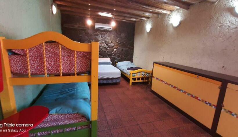 اتاق خانوادگی, Hostel Ruca Potu