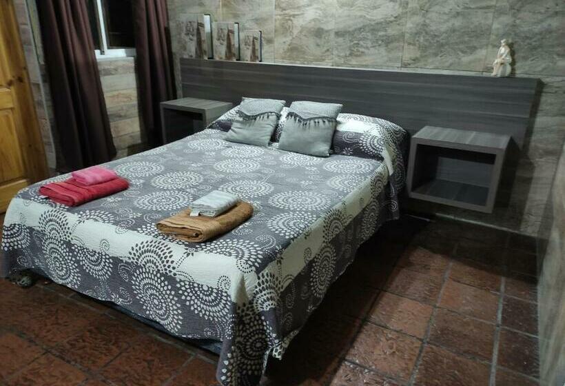 اتاق استاندارد چهار تخته, Hostel Ruca Potu