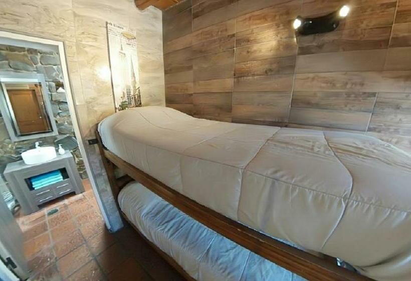 اتاق استاندارد چهار تخته, Hostel Ruca Potu