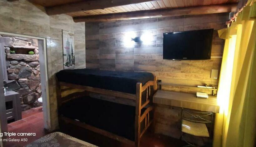 اتاق استاندارد چهار تخته, Hostel Ruca Potu