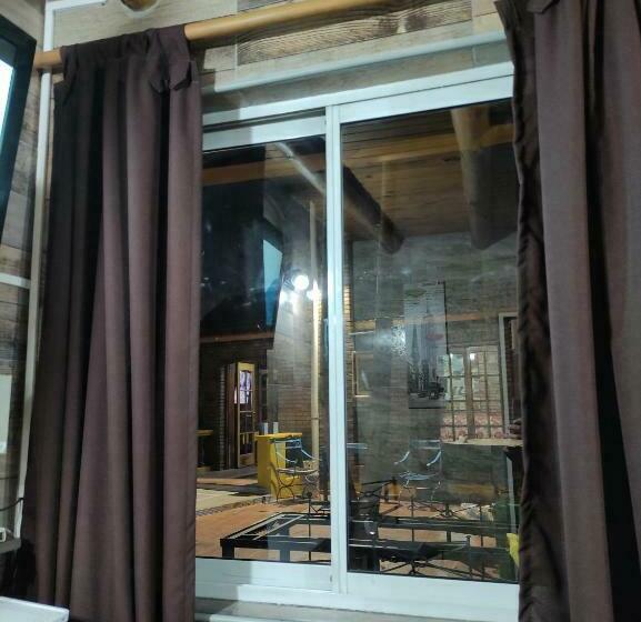 اتاق استاندارد چهار تخته, Hostel Ruca Potu