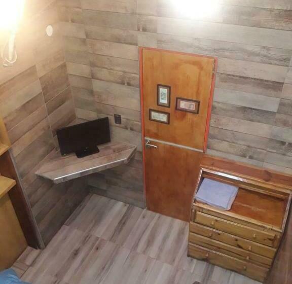 اتاق استاندارد سه تخته با سرویس بهداشتی مشترک, Hostel Ruca Potu