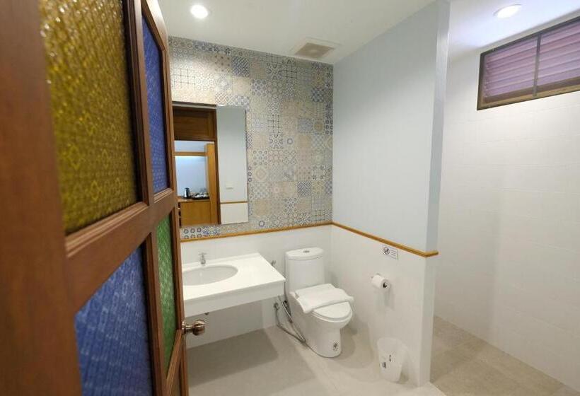 اتاق لوکس با چشم‌انداز باغ, Baan Imm Sook Resort