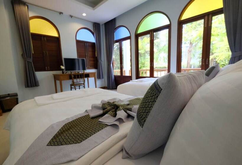 اتاق لوکس با چشم‌انداز باغ, Baan Imm Sook Resort