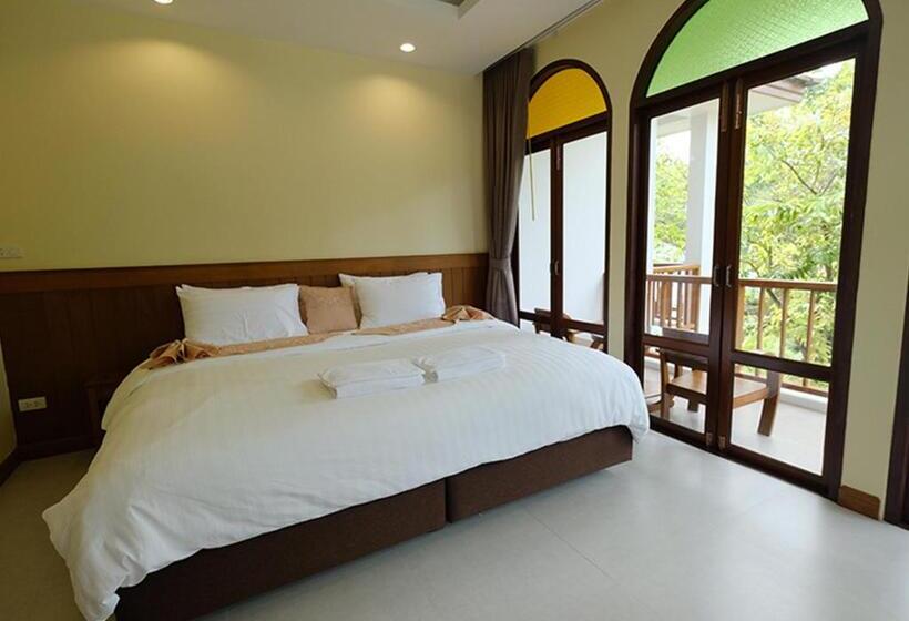 اتاق لوکس با چشم‌انداز باغ, Baan Imm Sook Resort
