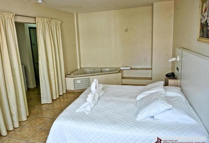 자쿠지 스위트, De Rose Palace