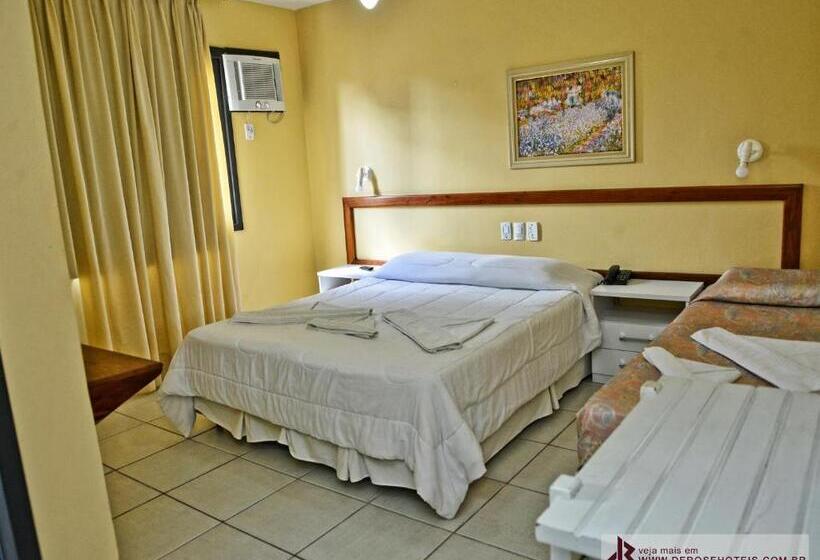 Habitación Triple Deluxe, De Rose Palace