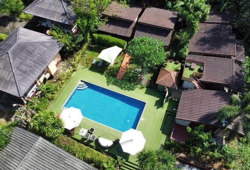 Superior Bungalow, Grand Tree