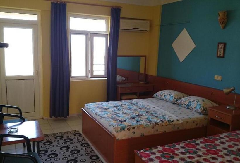 اتاق استاندارد سه نفره, Grun