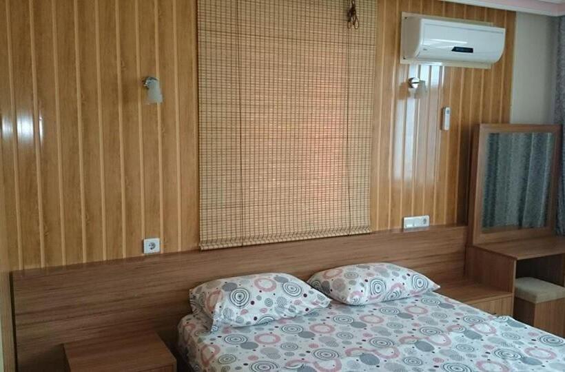 اتاق استاندارد سه نفره, Grun