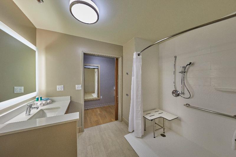 Номер Стандарт Кровать Кинг Адаптированный для Инвалидов, Holiday Inn Express & Suites   Hermiston Downtown, An Ihg