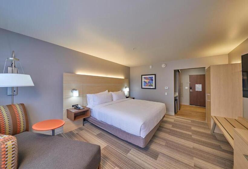 Номер Стандарт Кровать Кинг Адаптированный для Инвалидов, Holiday Inn Express & Suites   Hermiston Downtown, An Ihg